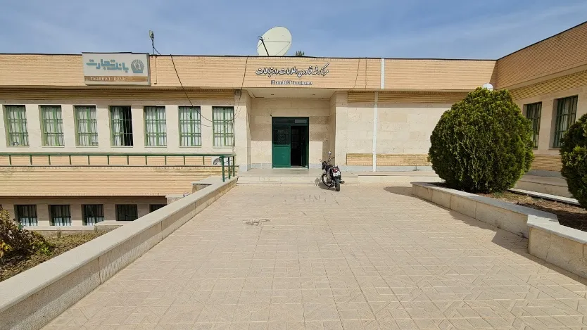 ساختمان تخت جمشید